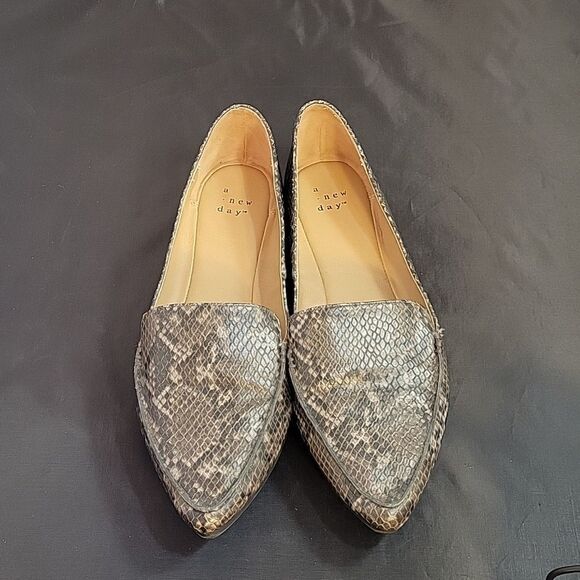A.NEW DAY SNAKE SKIN POINTED TOE SLIP-ON WOMEN"S FLAT SHOE - Picture 4 of 15